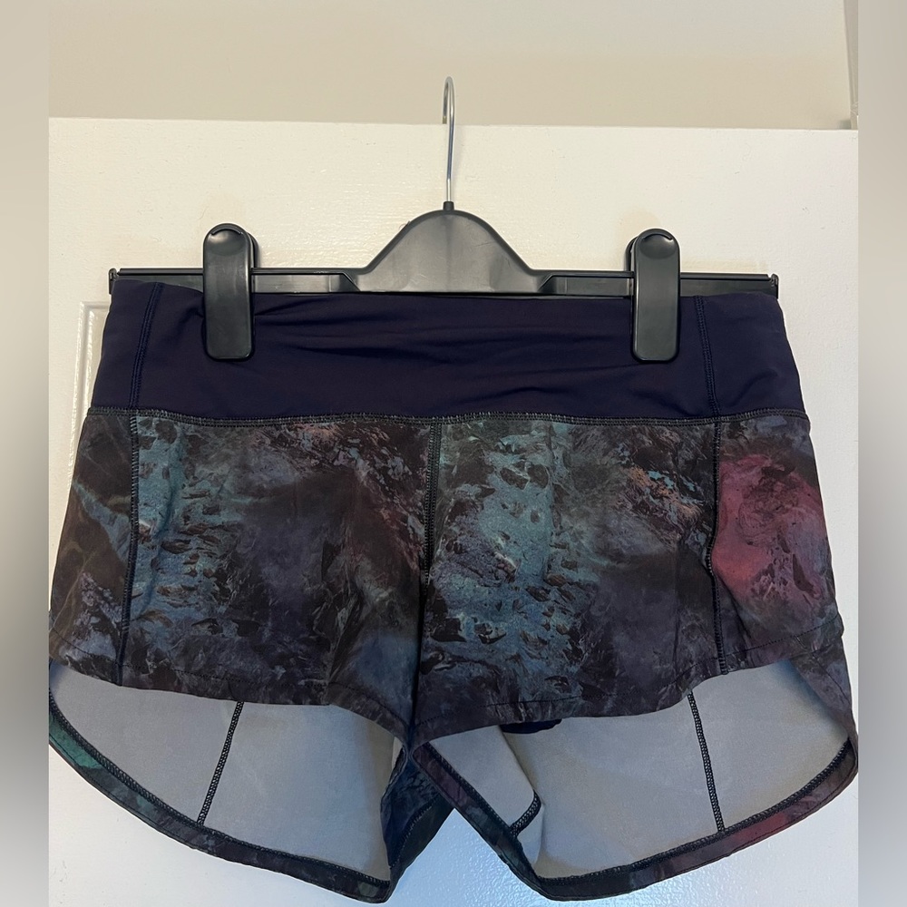 Lululemon speed-up low rise lined short 2.5”